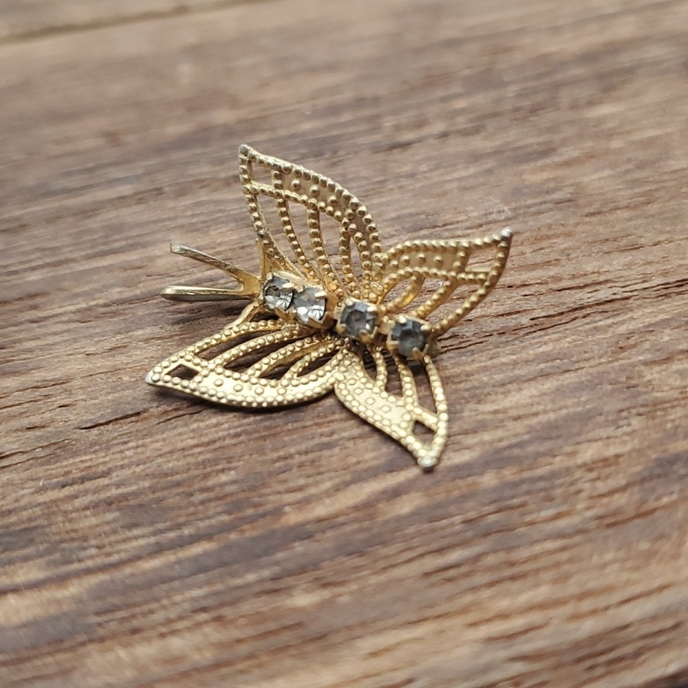 Gold filled floating butterfly‎ crystal pendant